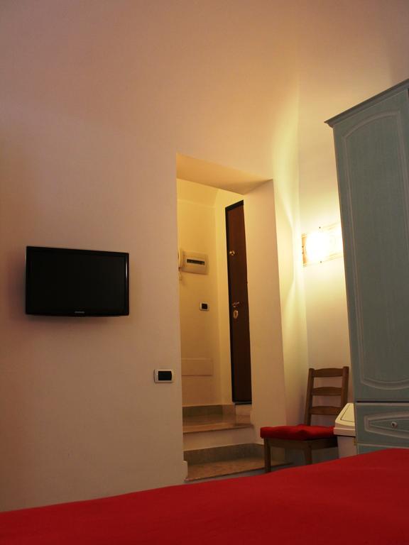 Hella Ibernesi 23 Fori Imperiali Inn, New Gestion! Ρώμη Δωμάτιο φωτογραφία