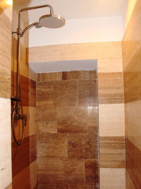 Hella Ibernesi 23 Fori Imperiali Inn, New Gestion! Ρώμη Δωμάτιο φωτογραφία